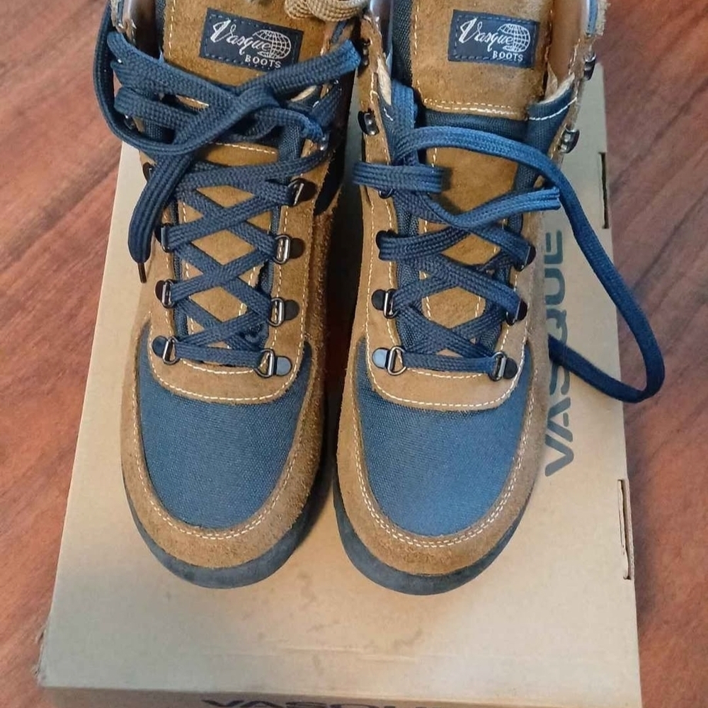 Vasque Gore-Tex Men's Two-Tone Blue and Brown Boots